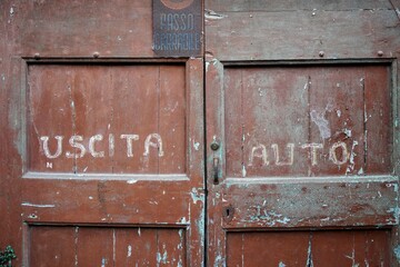 Vecchia porta italiana