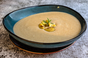 A plate of cream soup of chestnut