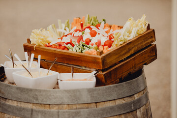 Corbeille de crudités et ses sauces