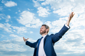 photo of happy ceo in suit. ceo in suit on sky background. ceo in suit outdoor. ceo in business suit
