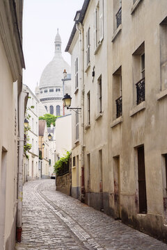 Street and Sacre Coeur, Montmartre, Paris, Ile de France, France