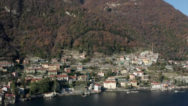 The Italian villages of Laglio and Torriggia on Lake Como from the sky during a sunny December day. 4k, dlog, 100 Mbits.
I paesi italiani di Laglio e Torriggia sul lago di Como a dicembre.