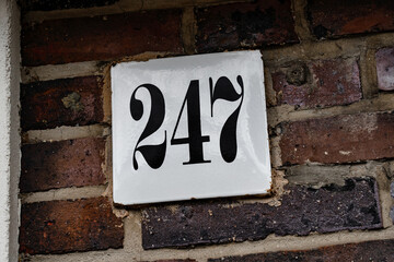 Hausnummer 247