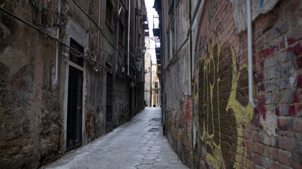 Fototapeta na wymiar narrow street in old town,Palermo, sicily
