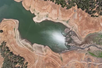 Fotobehang Don Pedro reservoir during California's 2021 drought © Rhett Ayers Butler