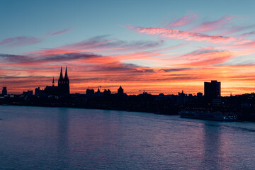 Naklejka premium Cologne panorama sunset