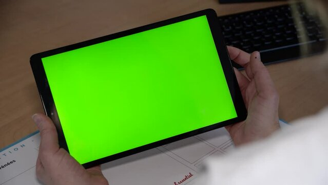Tablette &eacute;cran vert 