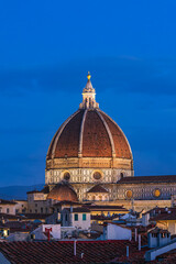 Fototapeta na wymiar Blick auf die Kathedrale Santa Maria del Fiore zur Blauen Stunde in Florenz, Italien
