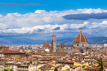 Fototapeta na wymiar Blick über die Altstadt von Florenz in Italien