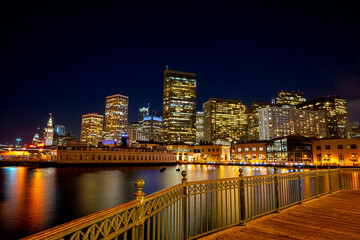 Fototapeta na wymiar City night view of San Francisco from pier7