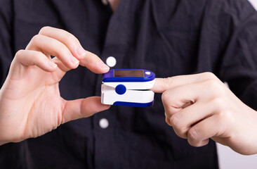 Blood oxygen saturation was measured with a pulse oximeter