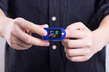 Blood oxygen saturation was measured with a pulse oximeter