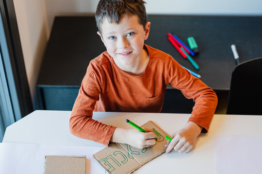 Glad boy coloring Recycle inscription