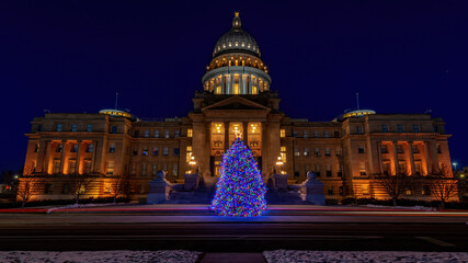 Fototapeta na wymiar State Capital building of Boise at night with Christmas tree