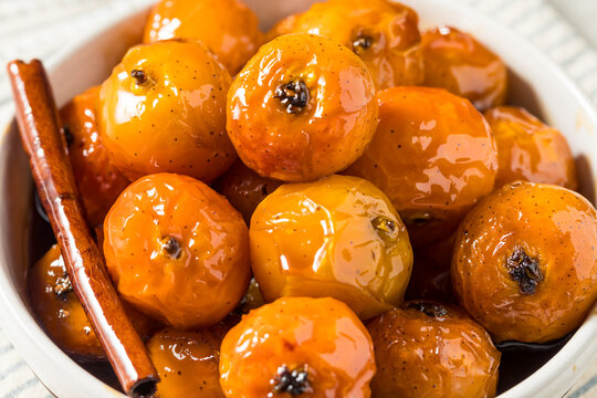 Homemade Sweet Tejocotes en Almibar Sugar