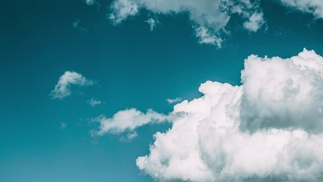 Gently Cloud Sky Blue Moving In Blue Sky Abstract Cloud. Cloudy Sky With Fluffy Clouds. Natural Background. 4K, Time Lapse, Timelapse, Time-lapse.