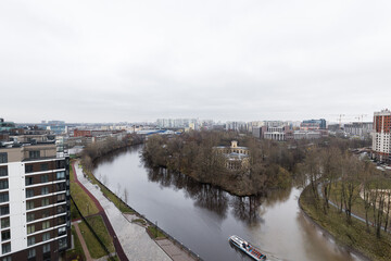 Flight over the city from a quadcopter