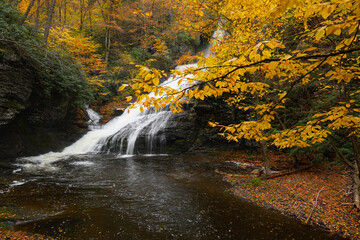 Dingmans Falls in the Poconos in Pennsylvania in Autumn