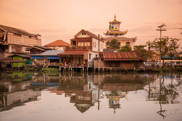 Fototapeta premium THAILAND AMPHAWA MAE KLONG RIVER