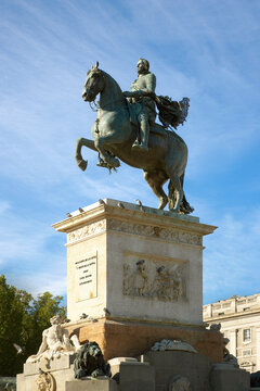 Statue of Philip IV, Plaza de Oriente, Madrid, Spain