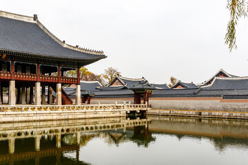 Naklejka premium Exterior of a pavillion of the Gyeongbokgung palace in Seoul, South Korea, Asia