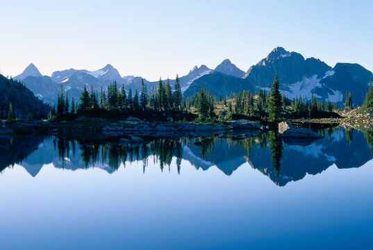Gwillim Lakes, Valhalla Provincial Park, British Columbia, Canada