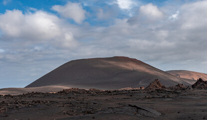 Fototapeta na wymiar Amazing view of a volcano in Lanzarote