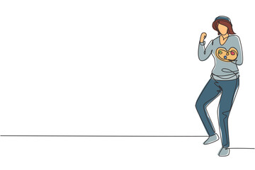 Continuous one line drawing female painter stands with celebrate gesture using a hat and painting tools to produce artwork in her workshop studio. Single line draw design vector graphic illustration