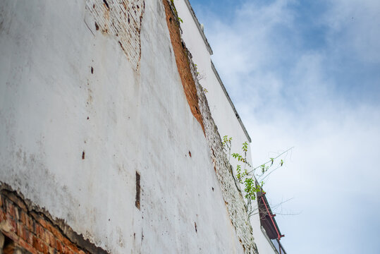 old abandoned building