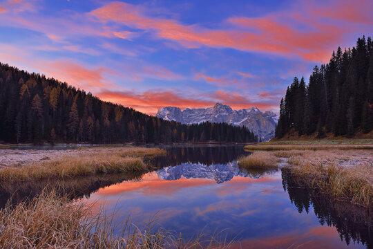 Misurina Lake with Sorapis at Sunrise in Autumn, Cadore, Belluno District, Veneto, Dolomites, Alps, Italy
