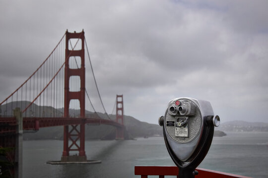 View Finder Overlooking the Golden Gate Bridge, San Francisco, USA