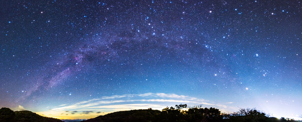 西山ピクニック緑地からの冬の天の川アーチ