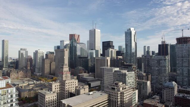 Toronto's Financial District, Canada, Ontario Drone Video 4K Slow Motion #TouristDestination #Banks #Business

Captured by Anthony Saleh