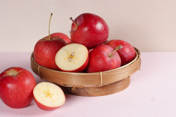Envy Apple in the basket.