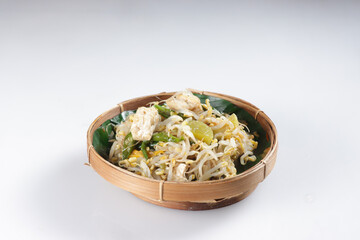 Tumis Taoge atau Oseng Kecambah is Stir Fried Bean Sprouts with fried Tofu.