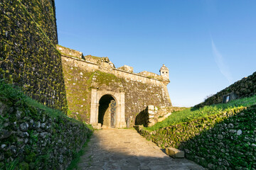 Fototapeta na wymiar Portas da Gaviarra, en la fortaleza de Valença (Portugal)