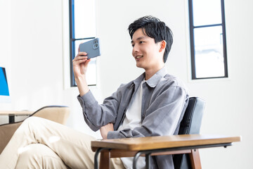 若い日本人男性