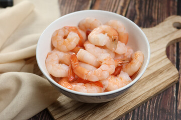 close up of fresh cooked large shrimp in a bowl 