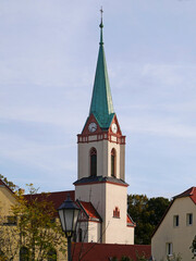 Fototapeta na wymiar Evangelische Kirche Fuchshain bei Leipzig. Sachsen, Deutschland 
