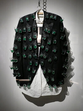 Aphrodisiac jacket - Salvador Dali - reconstitution - Resin tinted glass - Musée des arts décoratifs Paris