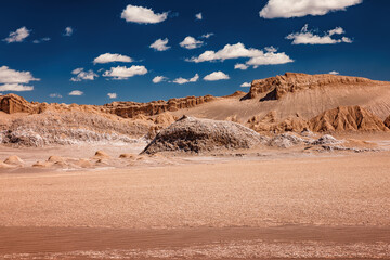Fototapeta na wymiar Valle de la Luna (Moon Valley), part of the Cordillera de la Sal in the Atacama desert, Norte Grande, Chile