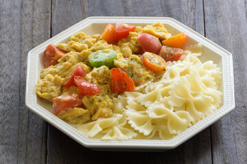 たまごとトマトのパスタ