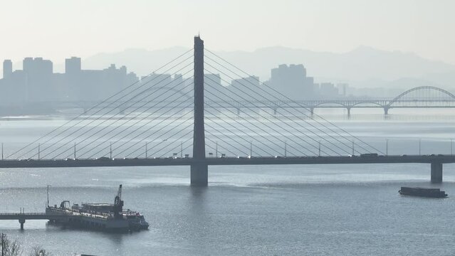 bridge over river in hangzhou