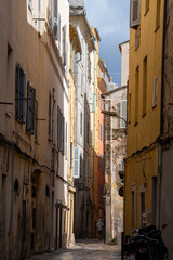 Fototapeta na wymiar Jeux de lumière sur les maisons de Bastia