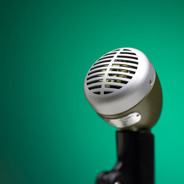 Microphone