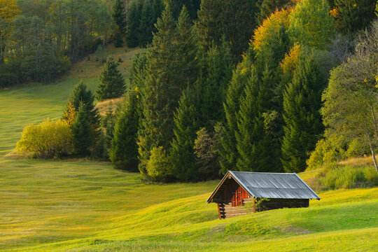 Hay Barn in Autumn near Garmisch-Partenkirchen, Werdenfelser Land, Upper Bavaria, Bavaria, Germany