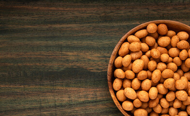 Arachis hypogaea - Organic mexican peanuts in the bowl