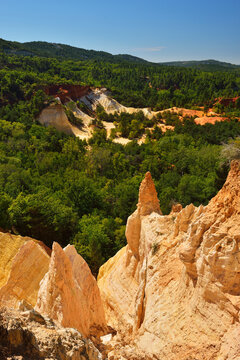 Ochre Breakage in Summer, Colorado Provencal, Rustrel, Vaucluse, Provence, France