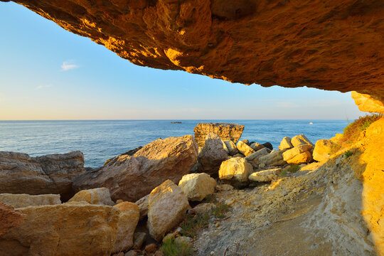 Rocky Coast in Summer, La Couronne, Martigues, Cote Bleue, Mediterranean Sea, Bouches-du-Rhone, Provence-Alpes-Cote d'Azur, France