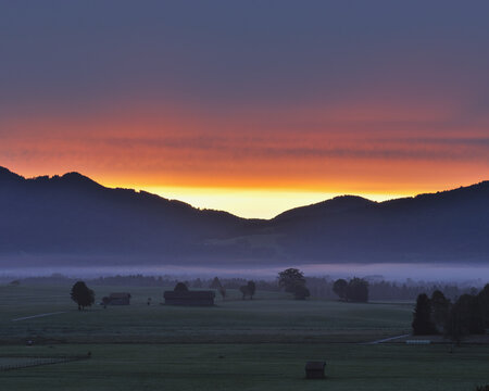 Mountains and Valley at Dawn, Loisachwinkel, Kocheler Moos, Murnau, Upper Bavaria, Bavaria, Germany